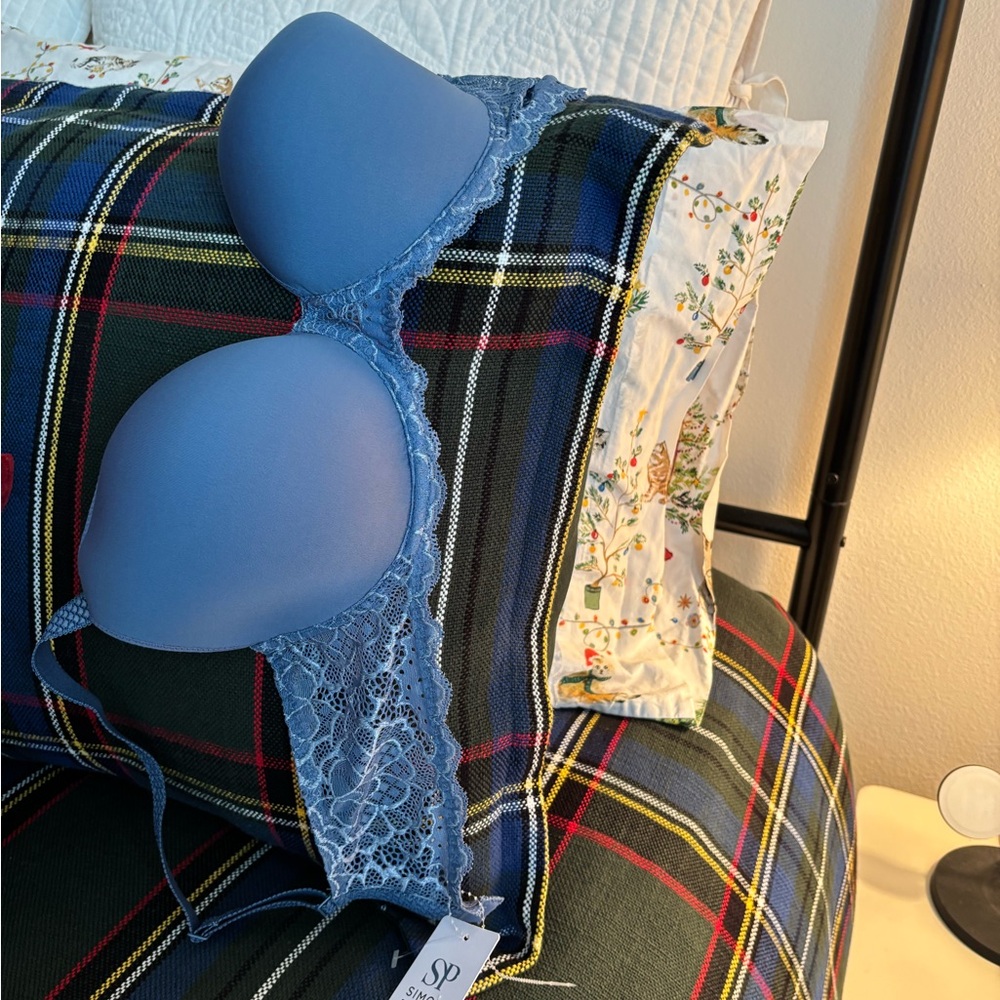 Simone Perele Balcony T-shirt bra. Moulded, Caressa spacer bra. New with tags!